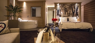 Romantik pur im Berner Oberland: Hotelzimmer mit Jacuzzi für verliebte Paare
